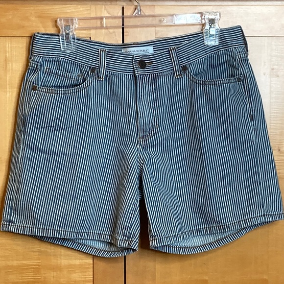 Banana Republic Denim White Stripe 27” Roll-Up Short (J1056) - Picture 3 of 14